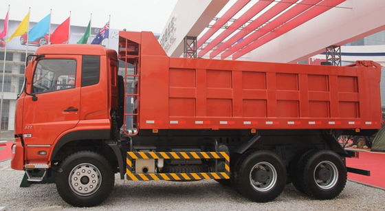 De de Stortplaatsvrachtwagen 6X4 van de DongFengmijnbouw drijft Model Rode Kleur met de Motor van 340HP Cummins