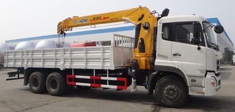 Dongfengdfl1250 6X4 Vrachtwagen Opgezette Kraan met de Motor van Cummins C245 20